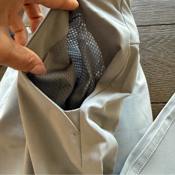 Fabletics The Only Pant Mens 30x 32 Gray Classic Modern Fit  Stretch Chino NWT - Picture 4 of 9